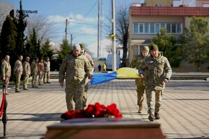 В Одесской области простились с военным, семья которого погибла от удара РФ по ЖК "Тирас"