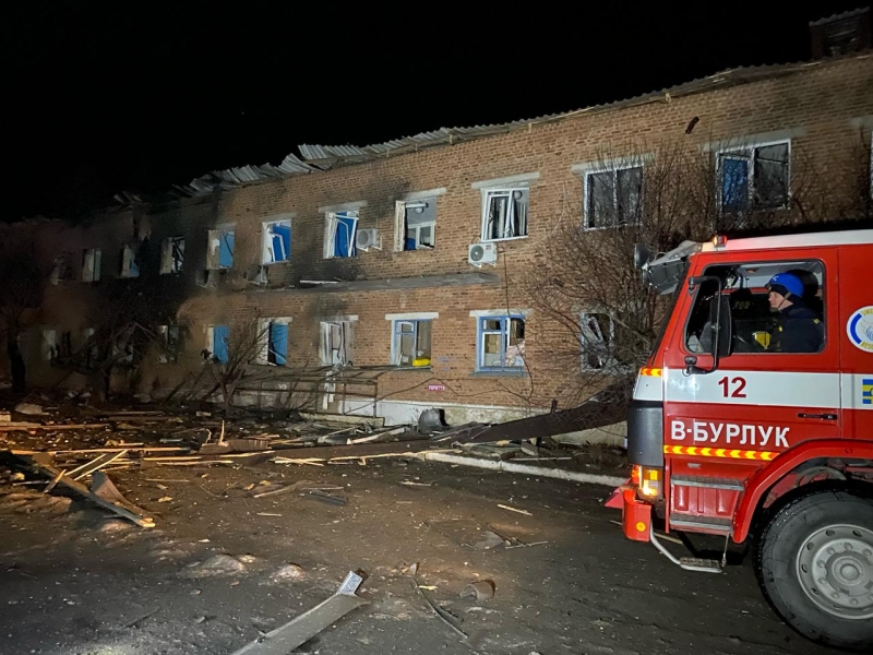 Харківщина під постійним ударом: вночі окупанти атакували область дронами, а напередодні розбомбили лікарню (фото, відео)