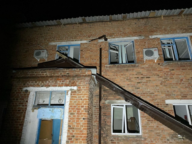 Харківщина під постійним ударом: вночі окупанти атакували область дронами, а напередодні розбомбили лікарню (фото, відео)