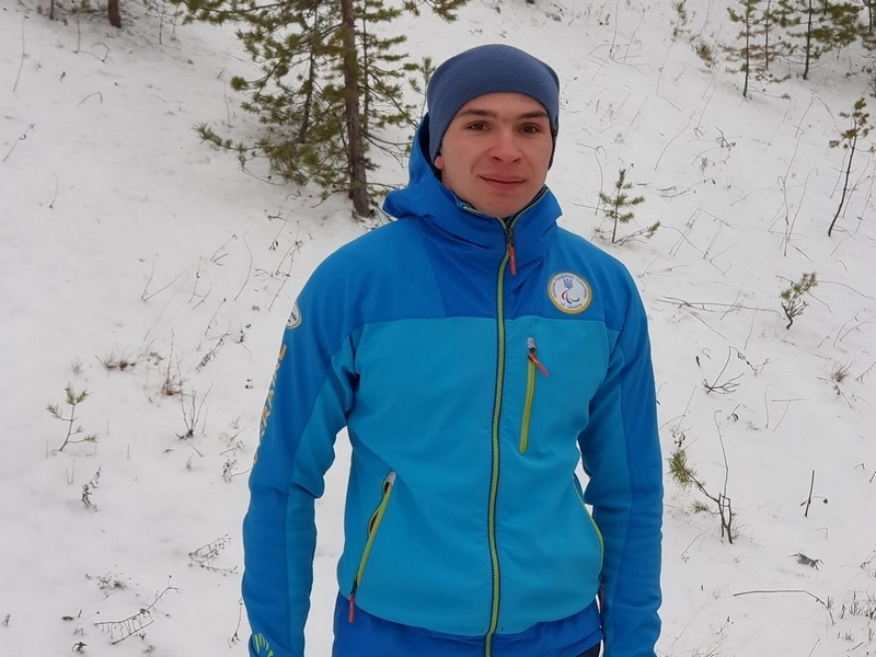 «У дитинстві лікарі забороняли мені будь-який спорт, але я заявив, що хочу і буду»: український паралижник здобув три золоті медалі на Кубку світу