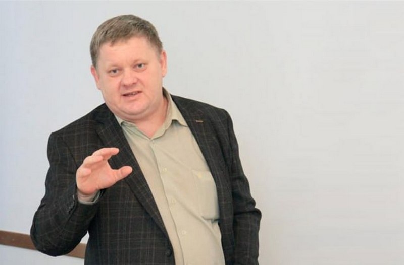 «Є побоювання, що плануванням війни почнуть займатися Безугла разом з Єрмаком», — політолог Віктор Бобиренко