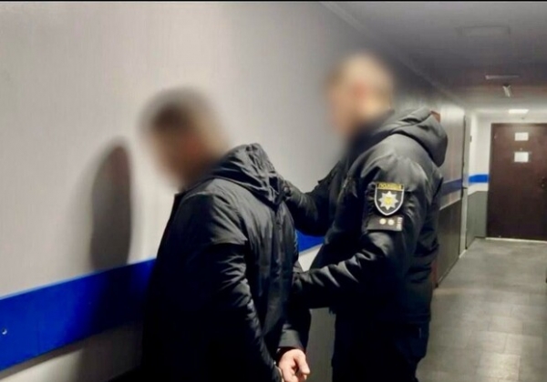 В Одессе двое воруженных грабителей ворвались в квартиру и увезли хозяина в ломбард