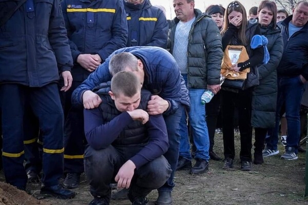В Одесской области простились со спасателями, погибшими во время повторного ракетного удара 15 марта 