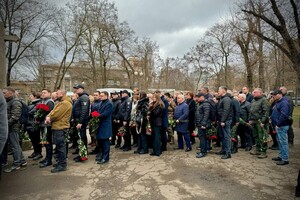 В Одессе провели в последний путь бывшего первого заместителя мэра Сергея Тетюхина, который погиб от российскй ракеты