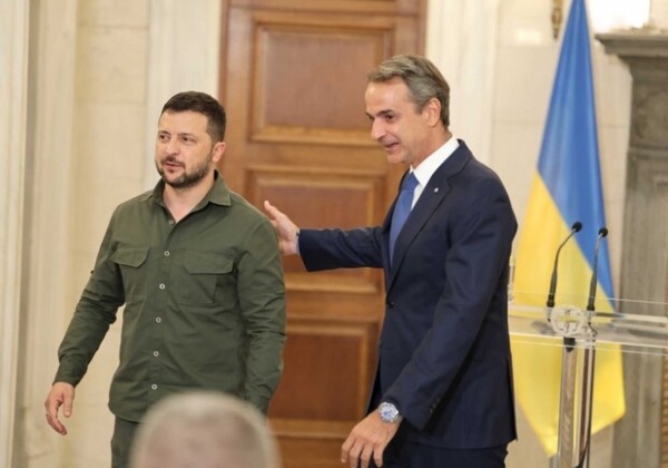 Зеленский приехал в Одессу вместе с премьером Греции и видел ракетный удар: есть погибшие и пострадашие