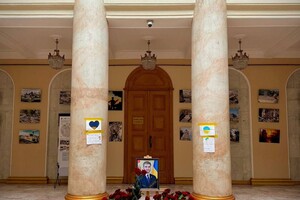 В Одессе провели в последний путь бывшего первого заместителя мэра Сергея Тетюхина, который погиб от российскй ракеты