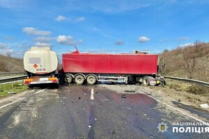 На трассе Одесса – Киев столкнулись грузовики: есть погибший