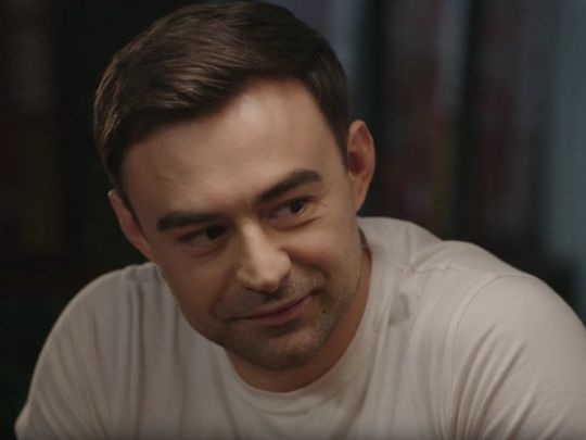 «Брата знайшли під завалами будинку — він так і лежав у ванній, тримаючи в руках «тривожну валізку»: популярний актор про випробування під час великої війни