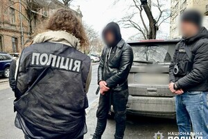 Одессит предлагал за взятку за членство в организации "антикоррупционеров"