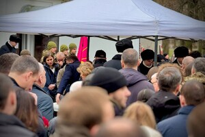 В Одессе провели в последний путь бывшего первого заместителя мэра Сергея Тетюхина, который погиб от российскй ракеты