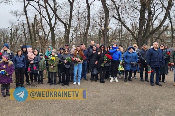 В Одессе попрощались с семьей военных, погибшей в результате атаки 2 марта