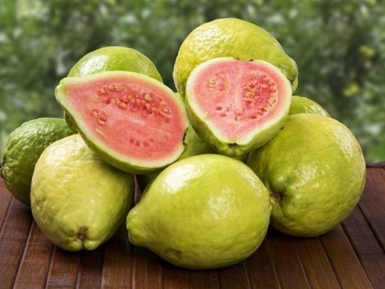 Які продукти зроблять вас гарнішими та навіть покращать запах шкіри: поради експертів