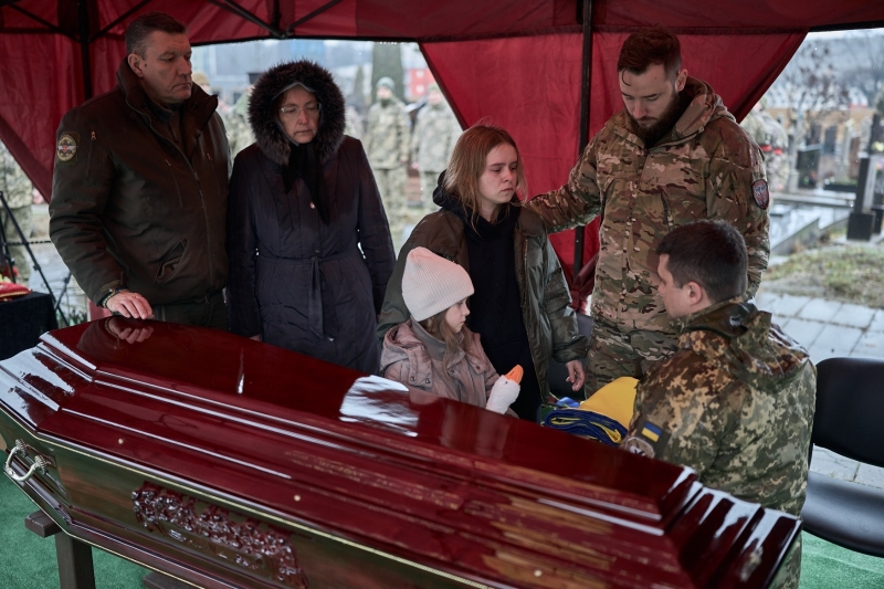 «На його рахунку 385 бойових вильотів»: 30-річному пілоту посмертно дали Героя України