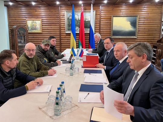 «На третій день великої війни рф заявила, що готова вести переговори з Україною»: чому у 2022 році не вдалося укласти мирну угоду