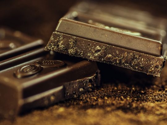 Вивести плями від шоколаду вручну — легше легкого: три простих та ефективних способи