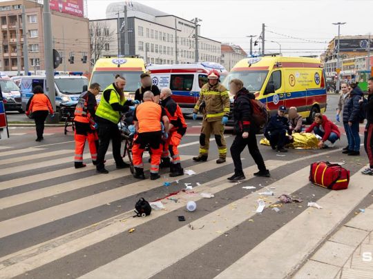 Жахлива ДТП в Польщі: у місті Щецин автомобіль збив на переході 12 людей