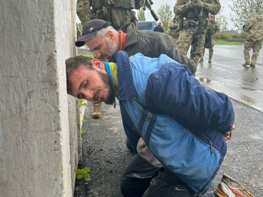 «Думав, що батько вже мертвий, тому дістав пістолет і вистрілив у поліцейського»: подробиці резонансного злочину на Вінниччині