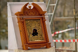 В Спасо-Преображенском соборе в Одессе приступили к восстановлению стены в алтаре, куда попала ракета