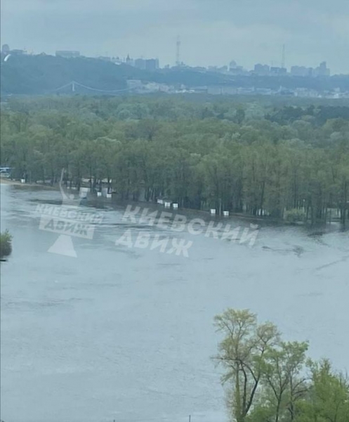 Парки Києва ідуть під воду: чи є небезпека для киян