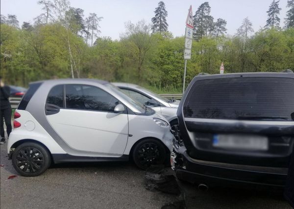 Під Києвом сталася масштабна ДТП з участю 6 авто: є постраждалі