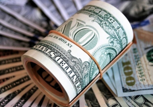 Курс валют в Украине 15 мая 2024 года: сколько стоит доллар и евро