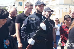 Простились со следователем полиции, который погиб из-за вражеских обстрелов Одессы