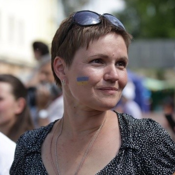 «Це співати колискову, стоячи на хиткому табуреті із зашморгом на шиї»: Леся Литвинова про те, як бути мамою в Україні 2024 року