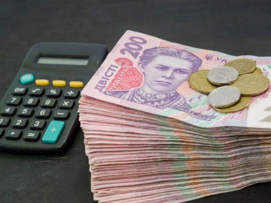 Як переселенцям з дітьми продовжити отримання виплат ще на пів року: юристи пояснили нюанси