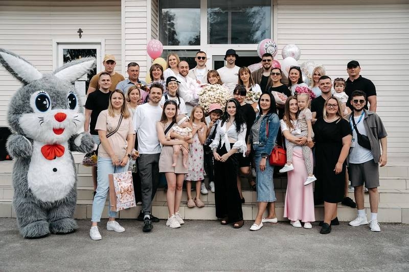 Найвідоміша «сільська» блогерка вперше стала мамою: дівчинці дали незвичне ім’я