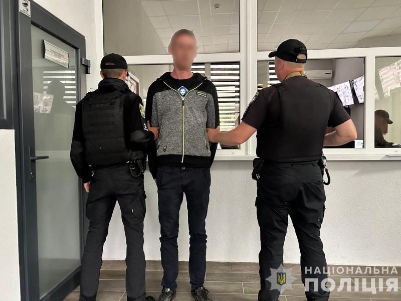 На Закарпатті померла 10-річна дитина, яку під час сварки підпалила вітчим (фото)