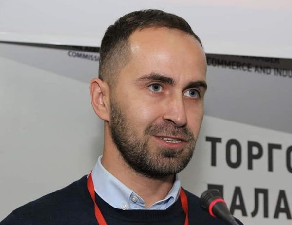Прикордонники затримали і передали в ТЦК головреда «Економічної правди» Дмитра Дєнкова: чим закінчився скандал