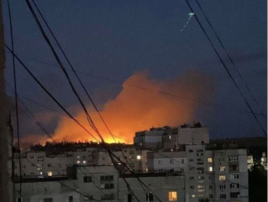 В Луганську вночі лунали вибухи, а росіянам доведеться закуповувати рекордну кількість «чорних мішків»