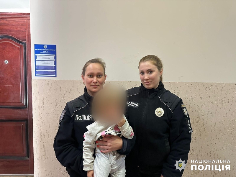 Заради збільшення підписників акаунту: в Одесі тітка в прямому ефірі в соцмережі накачувала алкоголем свою дворічну племінницю