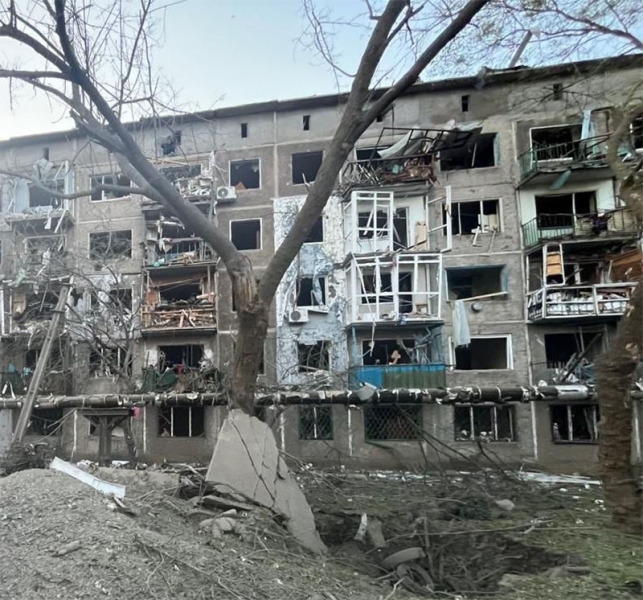 Терористи вдарили КАБом по місту Костянтинівка: багато постраждалих, пошкоджено 13 багатоквартирних будинків