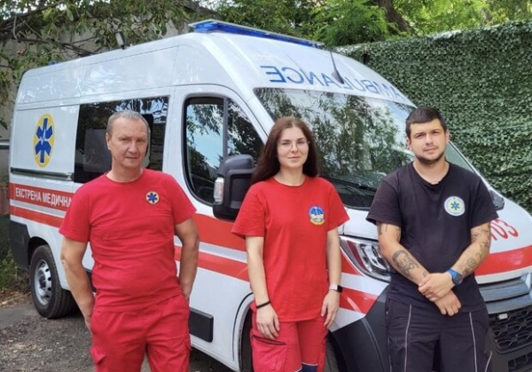 В Одессе у мужчины остановилось сердце после удара током: "скорая" едва успела из-за припаркованных авто