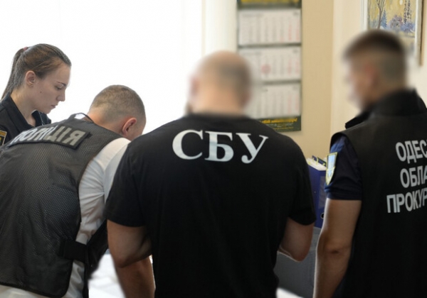 В Одессе чиновник облгосадминистрации брал деньги за помощь в получении "брони" от мобилизации 