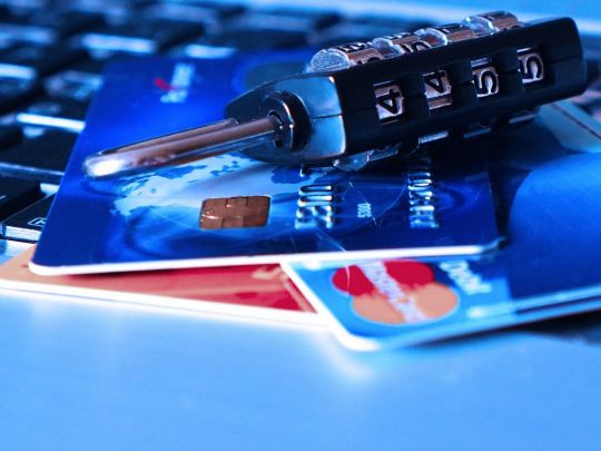 Банківська карта в оренду: українців попередили про нову шахрайську схему