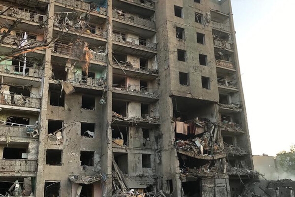 Главу громады юга Одесской области объявили в розыск: он наживался на восстановлении дома, пострадавшего от РФ