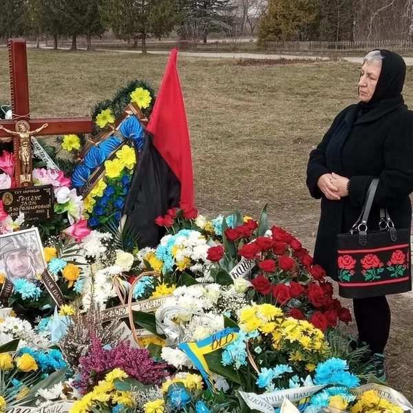 «Коли дізнались, що син зник безвісти, у його тата стався інсульт»: російські окупанти розстріляли військовополоненого Івана Григуса