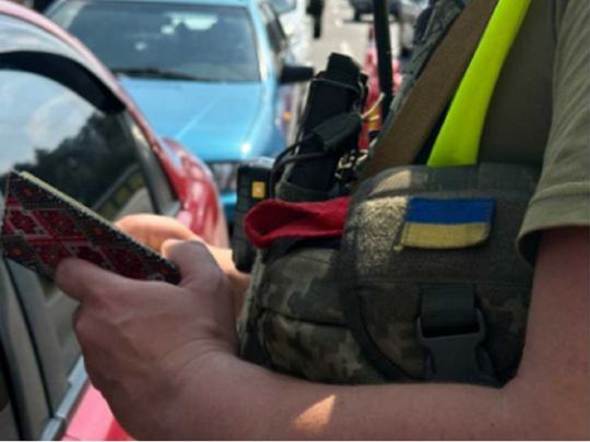Мають бути зазначені термін та підстави: з 17 липня в Україні нові правила виїзду чоловіків за кордон (відео)