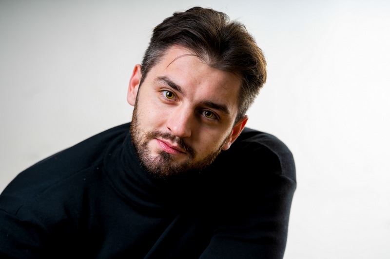 «Не знав куди бігти, бо ракети літали над головою»: актор Антон Височанський про пережите під час великої війни