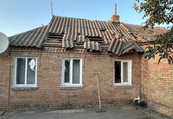 Ворог вдарив вночі балістикою по Дніпру: постраждали 7 людей, серед них — підліток