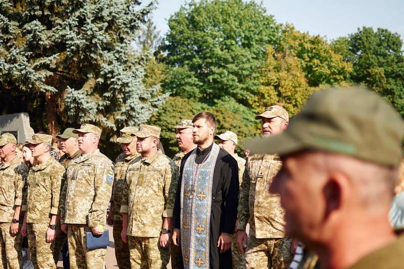 «Всі чекають на швидку перемогу, але мають бути ті, хто її наближатиме»: капелан з Черкас та двоє його братів служать у ЗСУ