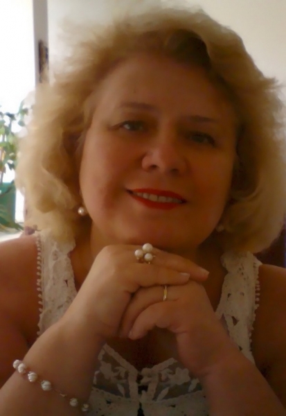 «Європейська знать довго не володіла яблучним секретом, який інтуїтивно використовували селяни», — колекціонерка фарфору Людмила Карпінська-Романюк