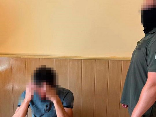 Замовлення від фсб обійдеться у 8 років в'язниці: у Рівному зловили палія автомобіля військових