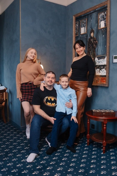 «Я перестала їсти, а пила тільки чай»: авторка пародій на Ані Лорак та Таїсію Повалій Катерина Сергеєва про життя під час війни