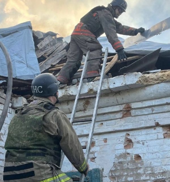 Терористи з рф атакували мирні міста дронами та обстрілювали з артилерії: що відомо про наслідки нападу
