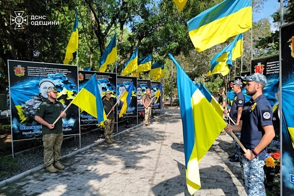 В Одесской области установили мемориальные доски спасателям, погибшим в результате обстрела Одессы