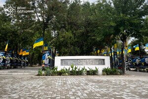 В Одесской области установили мемориальные доски спасателям, погибшим в результате обстрела Одессы