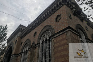 Новые названия топонимов: кто такая Нина Строкатая и почему в честь нее переименовали улицу Бунина в Одессе